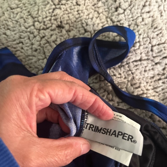 Trimshaper women’s one piece swim suit size 14 - Picture 3 of 5